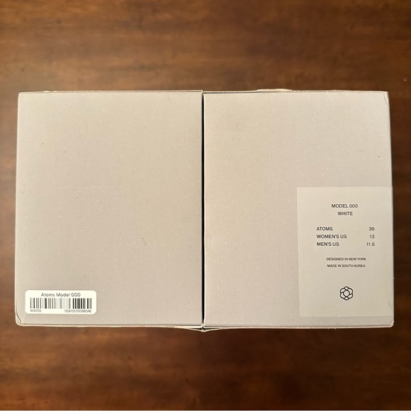 LNIB Atoms Model 000 - White - M11.5 - Picture 8 of 8